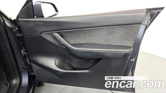 Tesla Model Y Long Range AWD 2022 — фото 30