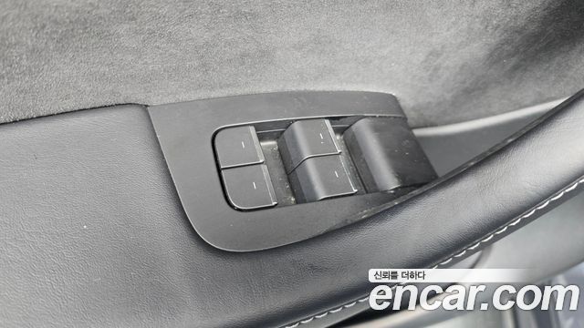 Tesla Model Y Long Range AWD 2022 — фото 33