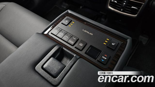 Lexus ES300h Supreme XV60 2017 — фото 19