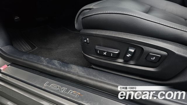 Lexus ES300h Supreme XV60 2017 — фото 32
