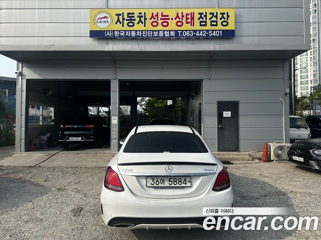 Mercedes-Benz C-Class (W205) C200 4MATIC AMG Line 2018 — фото 20