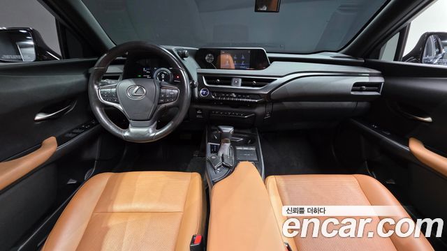 Lexus UX250h 2.0 2WD 2019 — фото 7