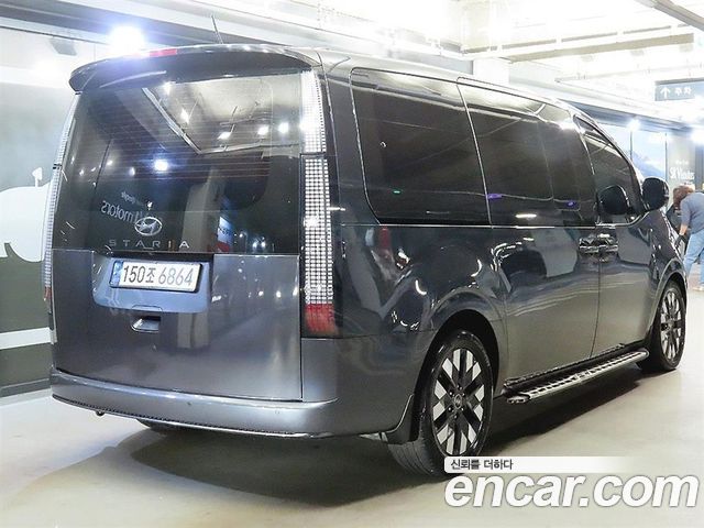 Hyundai Staria L3.5 Lounge 9-Seater Inspiration 2022 — фото 4
