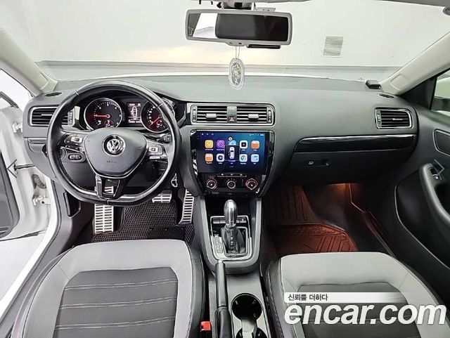 Volkswagen Jetta 2.0 TDI BlueMotion 6th 2015 — фото 8