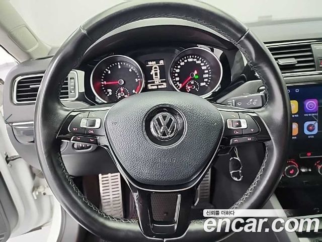 Volkswagen Jetta 2.0 TDI BlueMotion 6th 2015 — фото 10