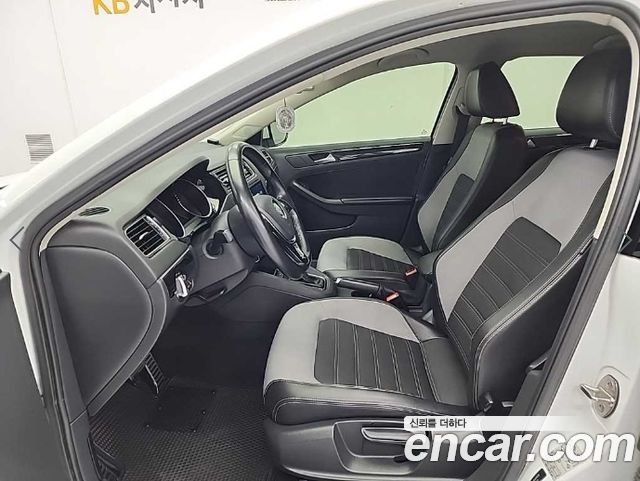 Volkswagen Jetta 2.0 TDI BlueMotion 6th 2015 — фото 16