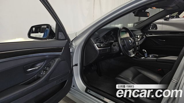 BMW 5 Series (F10) 520d Luxury 2014 — фото 10