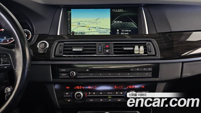 BMW 5 Series (F10) 520d Luxury 2014 — фото 14