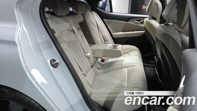 Genesis G70 Gasoline 2.0T 2WD 2021 — фото 11