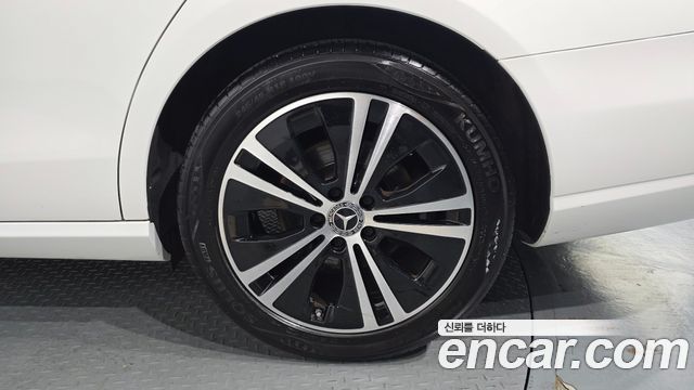 Mercedes-Benz E-Class (W213) E250 Avantgarde 2021 — фото 21