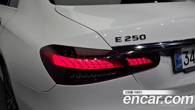 Mercedes-Benz E-Class (W213) E250 Avantgarde 2021 — фото 23