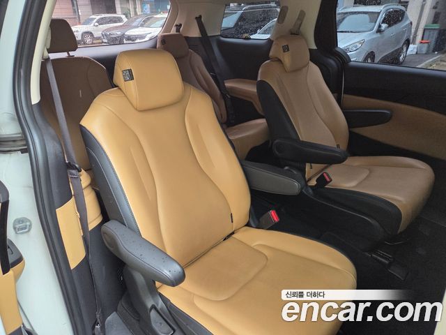 Kia Carnival (IV) Gasoline 9-seater Limousine(Special vehicle) 2023 — фото 10
