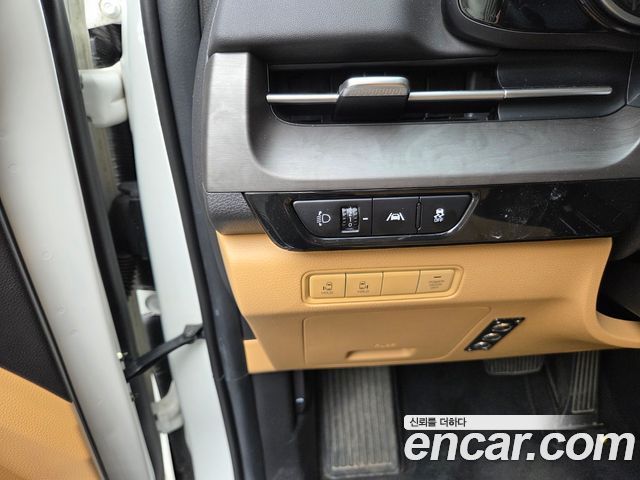 Kia Carnival (IV) Gasoline 9-seater Limousine(Special vehicle) 2023 — фото 18