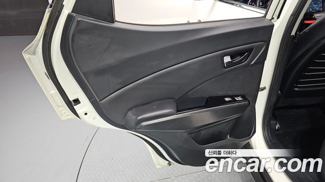 KG Mobility (SsangYong) Tivoli Air 1.6 RX 2WD 2017 — фото 31