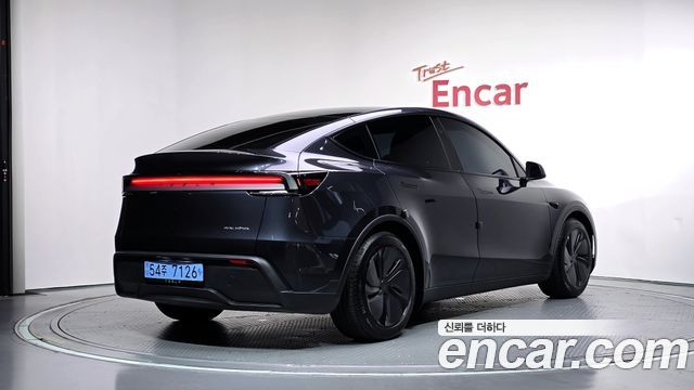Tesla Model Y Premium Long Range AWD 2026 — фото 2
