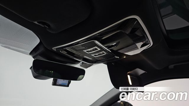 Land Rover Range Rover Velar 3.0 D300 R-Dynamic HSE 2018 — фото 17