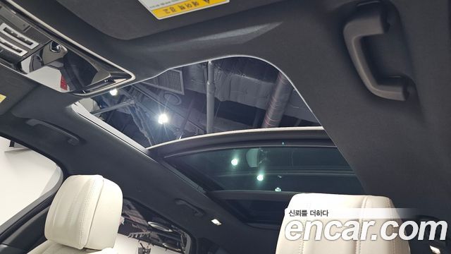 Land Rover Range Rover Velar 3.0 D300 R-Dynamic HSE 2018 — фото 18