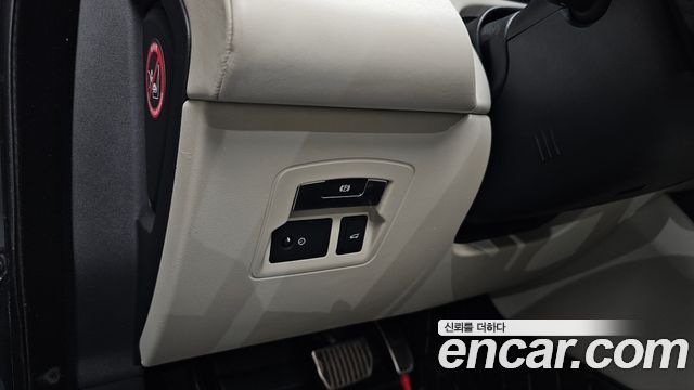 Land Rover Range Rover Velar 3.0 D300 R-Dynamic HSE 2018 — фото 34