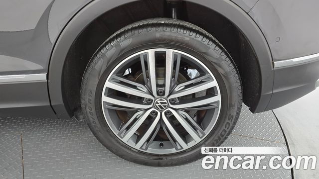 Volkswagen Tiguan (II) 2.0 TDI Prestige 2023 — фото 21