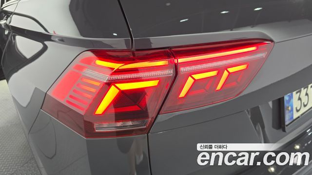 Volkswagen Tiguan (II) 2.0 TDI Prestige 2023 — фото 23
