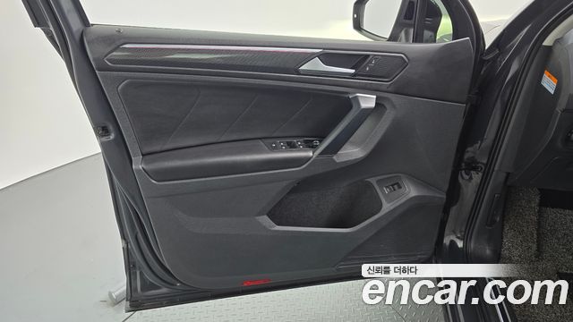 Volkswagen Tiguan (II) 2.0 TDI Prestige 2023 — фото 24
