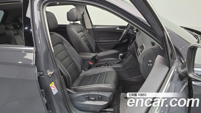 Volkswagen Tiguan (II) 2.0 TDI Prestige 2023 — фото 26