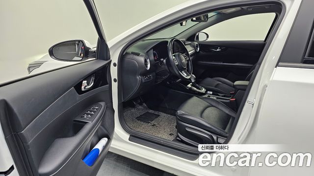 Kia K3 (II) 1.6 Prestige 2023 — фото 10
