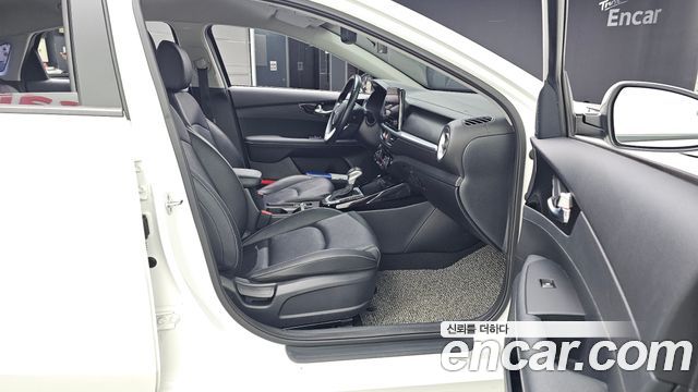 Kia K3 (II) 1.6 Prestige 2023 — фото 11
