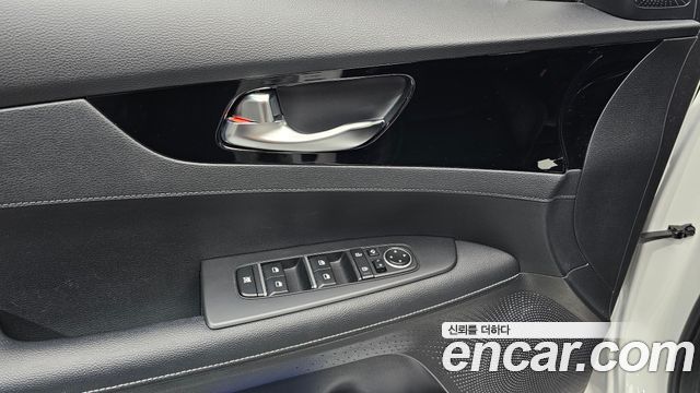 Kia K3 (II) 1.6 Prestige 2023 — фото 17