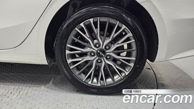 Kia K3 (II) 1.6 Prestige 2023 — фото 21