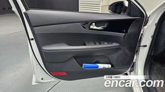 Kia K3 (II) 1.6 Prestige 2023 — фото 24