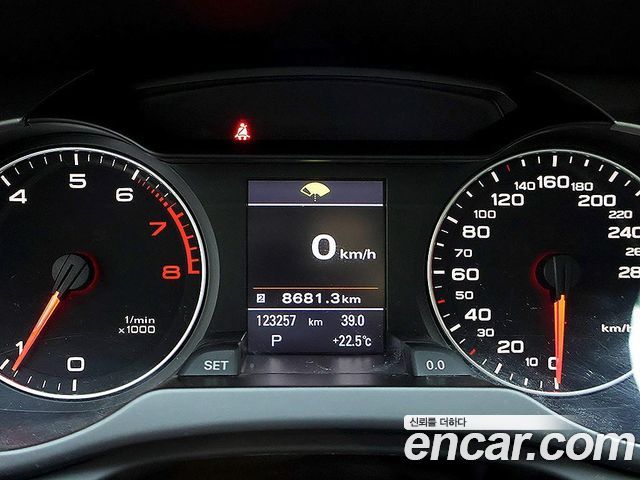 Audi A4 2.0 TFSI Quattro Dynamic B8 2011 — фото 6