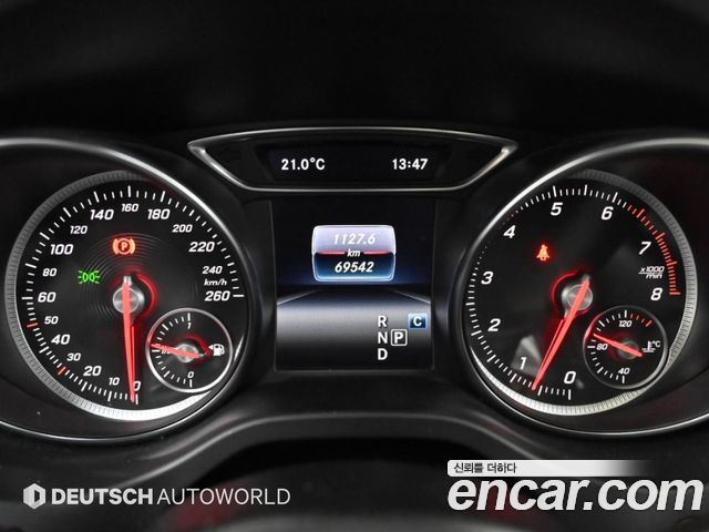 Mercedes-Benz GLA-Class (X156) GLA220 Premium 2019 — фото 8