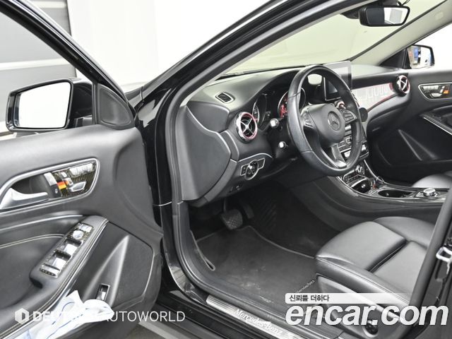 Mercedes-Benz GLA-Class (X156) GLA220 Premium 2019 — фото 15