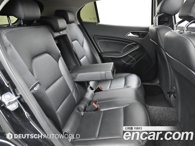 Mercedes-Benz GLA-Class (X156) GLA220 Premium 2019 — фото 16