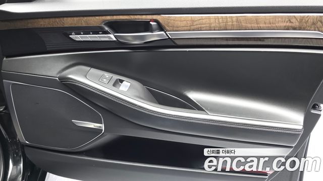 Genesis EQ900 3.8 GDI AWD Prestige 2017 — фото 24