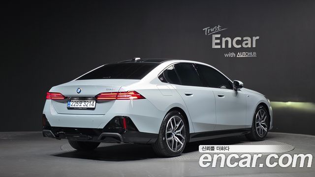 BMW 5 Series (G60) 520i M Sport 2025 — фото 2