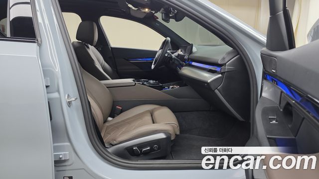 BMW 5 Series (G60) 520i M Sport 2025 — фото 26
