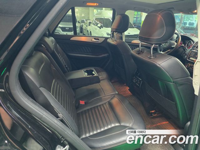 Mercedes-Benz GLE-Class (W166) GLE350 d 4MATIC Premium 2018 — фото 17
