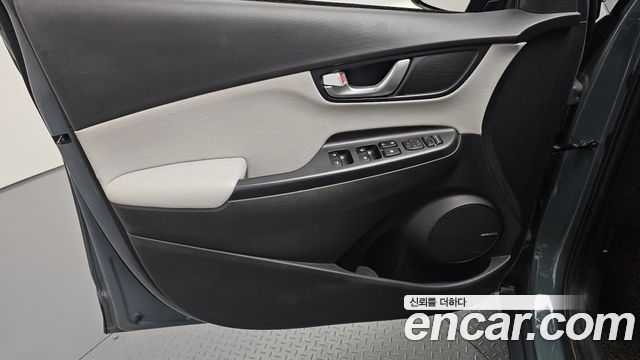 Hyundai Kona Gasoline 1.6 Turbo 4WD Inspiration 2021 — фото 24