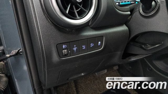 Hyundai Kona Gasoline 1.6 Turbo 4WD Inspiration 2021 — фото 31