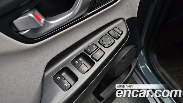 Hyundai Kona Gasoline 1.6 Turbo 4WD Inspiration 2021 — фото 32