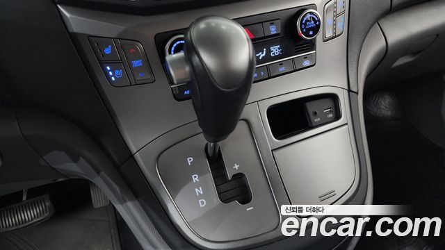 Hyundai Grand Starex Wagon 11-Seater Modern 2019 — фото 9