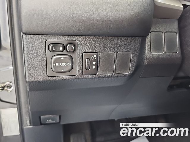 Toyota RAV4 2.5 2WD 4th 2016 — фото 22