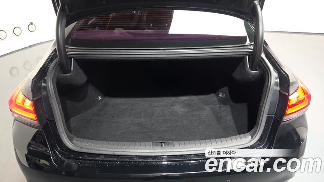 Genesis G80 3.3 GDI Luxury 2017 — фото 16