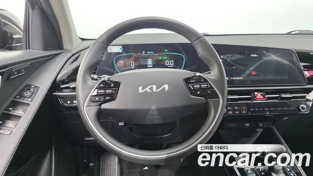 Kia Niro Prestige 2022 — фото 14