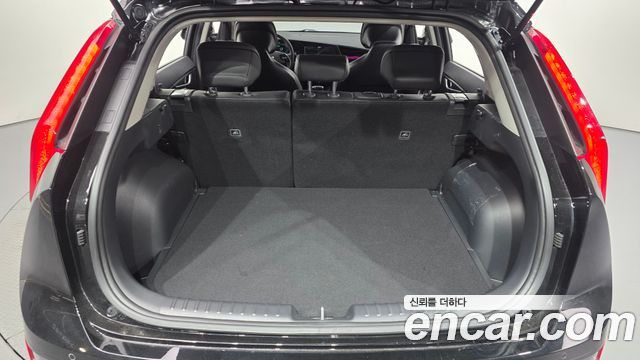 Kia Niro Prestige 2022 — фото 17