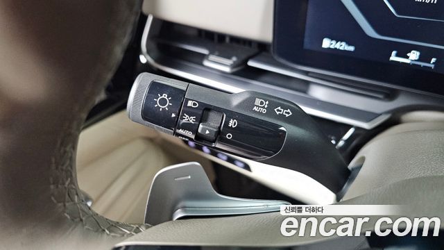 Kia Carnival (IV) Gasoline 9-Seater Hi Limousine Signature 2024 — фото 28