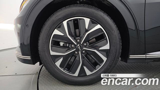 Kia EV6 Long Range Earth 2023 — фото 5