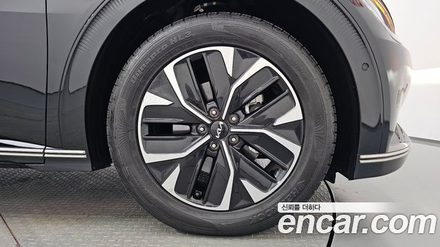 Kia EV6 Long Range Earth 2023 — фото 21